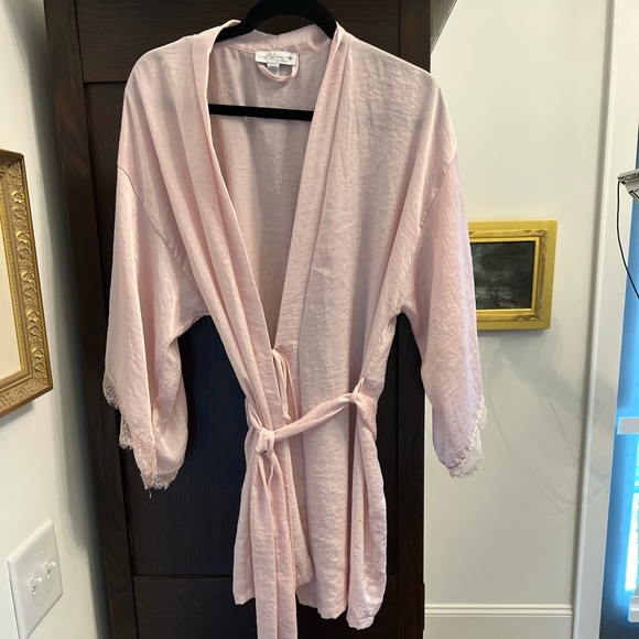 In Bloom by Janquil Light Pink Robe - Picture 1 of 3